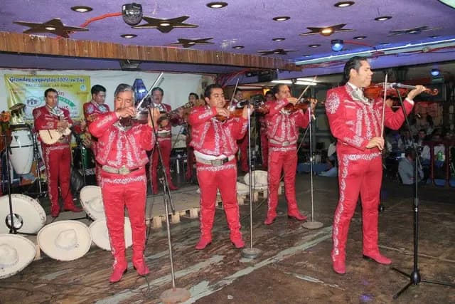 Mariachi Angeles De Calimaya — mariachi