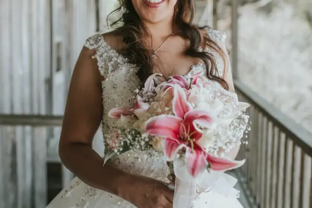 Maquillaje y Peinado — Alfredos Salon,