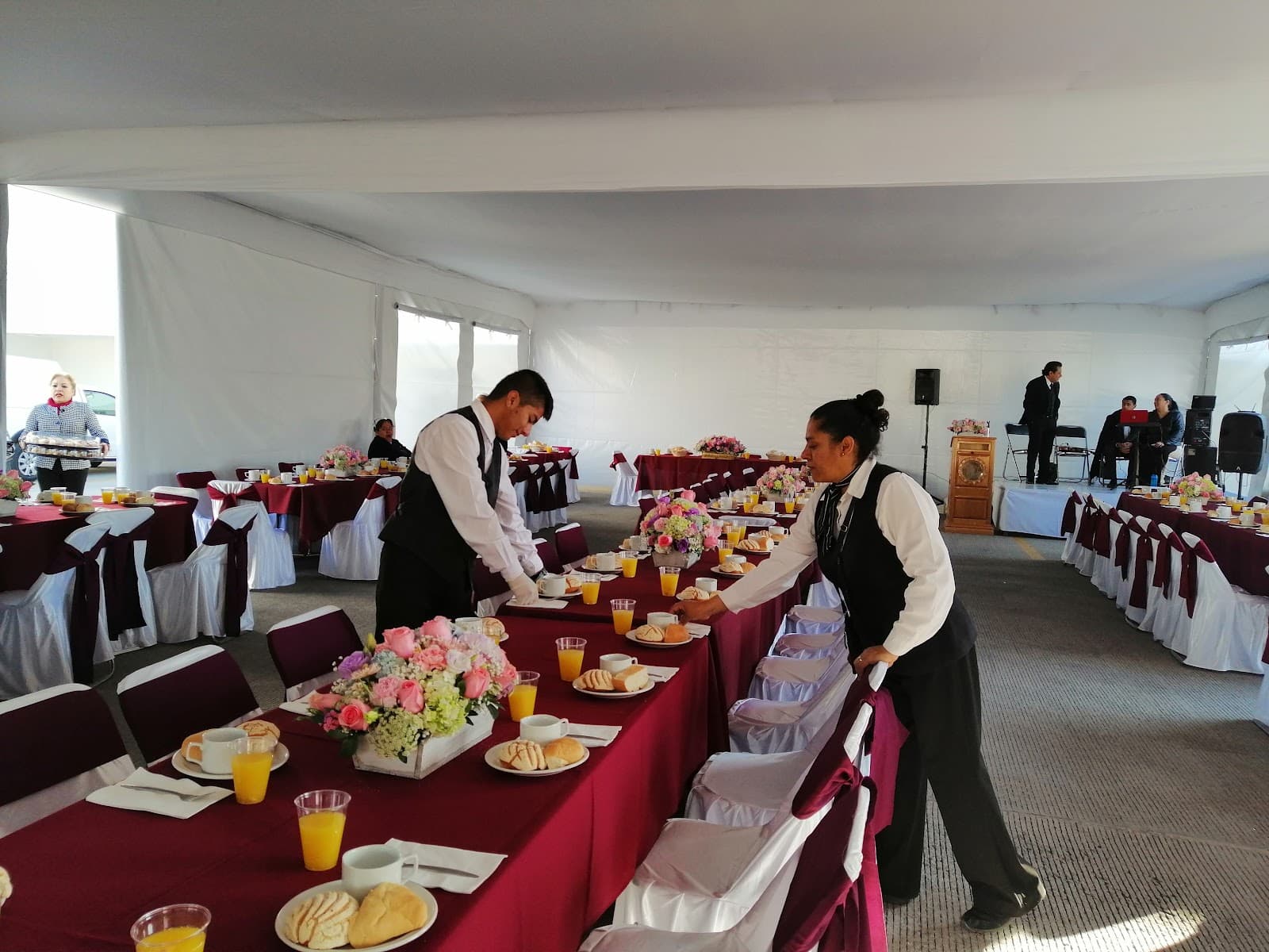 Foto de Meseros EMM Eventos Party