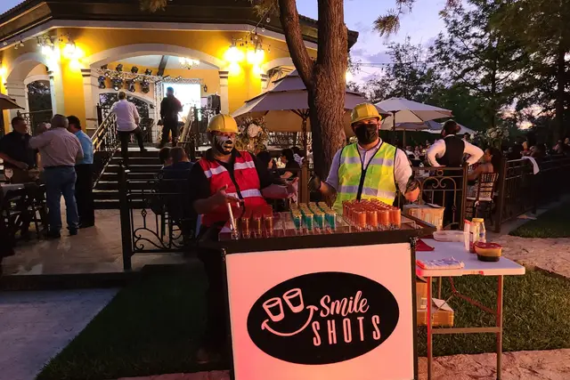 Catering — Smile Shots, Puebla