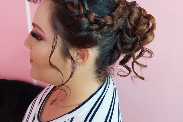 Maquillaje y Peinado para bodas en Puerto Vallarta — Nahiely Diaz Salon, Puerto Vallarta