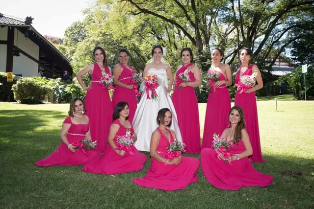 Vestidos y Trajes — Vestidos Damas De Honor Modela Bella,