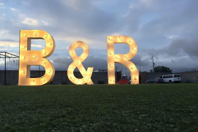 Decoración y Flores — A to Z - Letras Gigantes, Pachuca