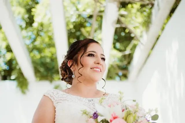 Dulce Lozada — maquillaje y peinado para novia