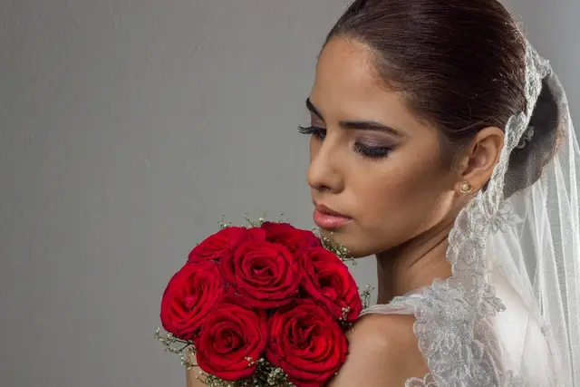 Alex Rouge — maquillaje y peinado para novia (3)