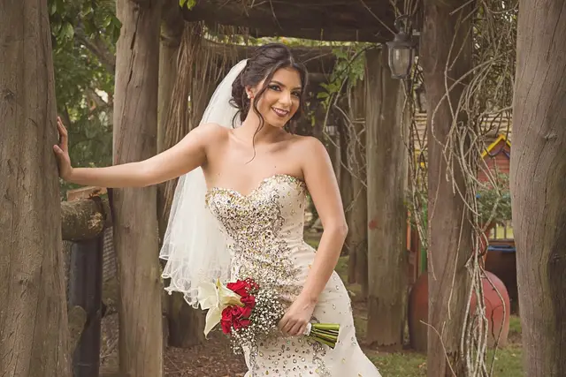 Alex Rouge — maquillaje y peinado para novia
