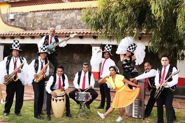 Música — Zafiro Internacional, Querétaro