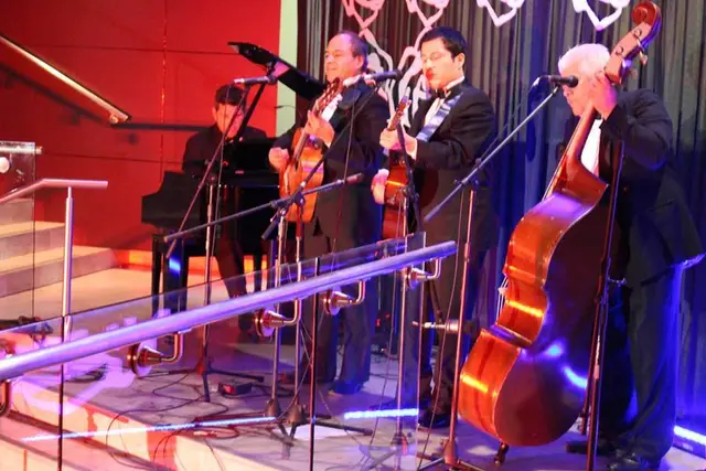 Música — Trio Musical Tijuana, Tijuana