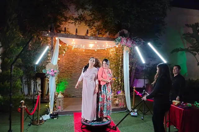 Entretenimiento — Twist Video Booth,