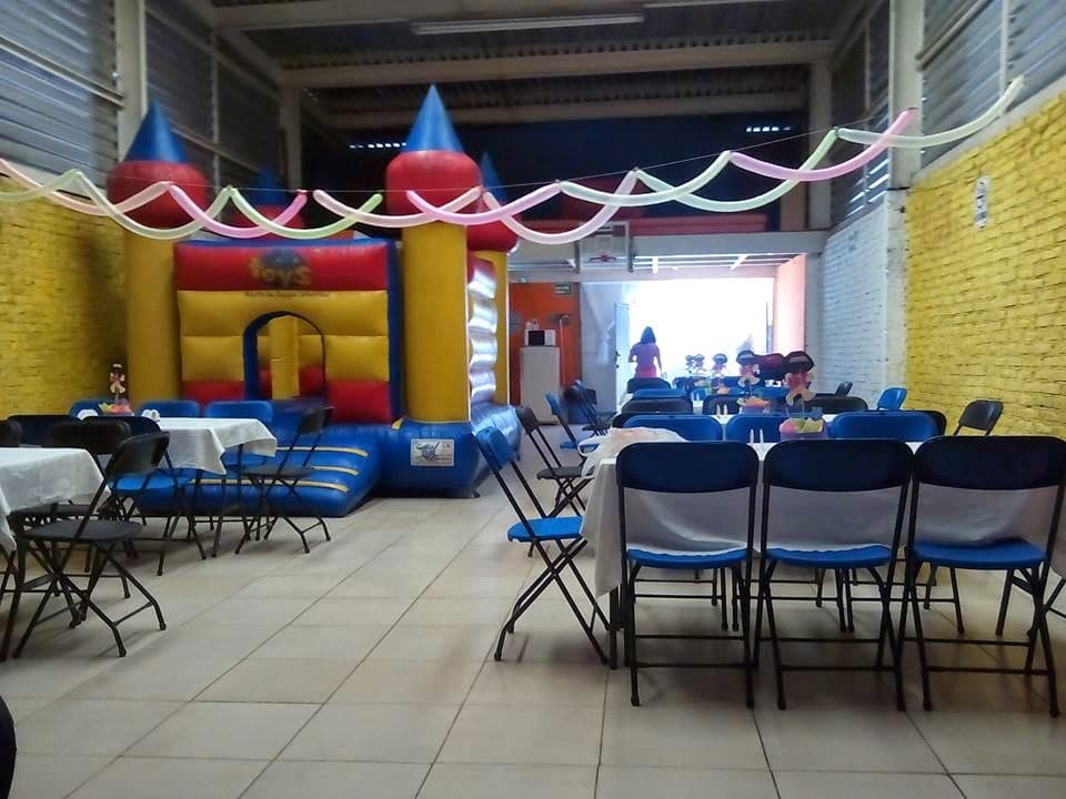 Venues — Salón El Paseo,