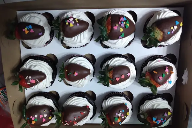 Catering — Saregi S Cups,