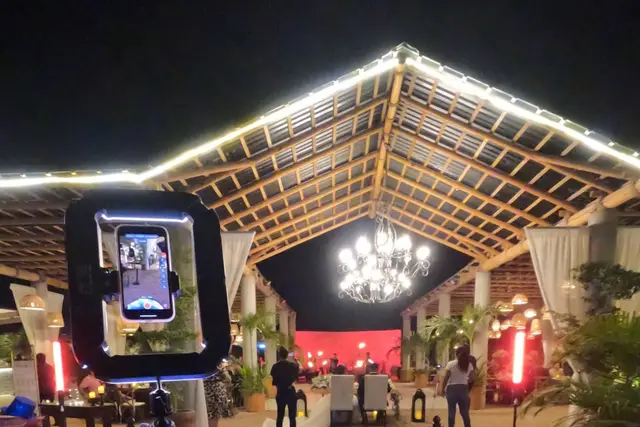 Entretenimiento para bodas en Cabo San Lucas — E-Motion Booth, Cabo San Lucas