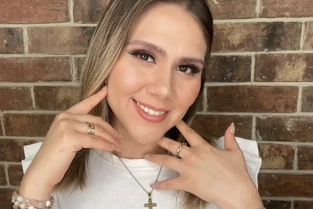 Maquillaje y Peinado — Velvet Makeup Studio,