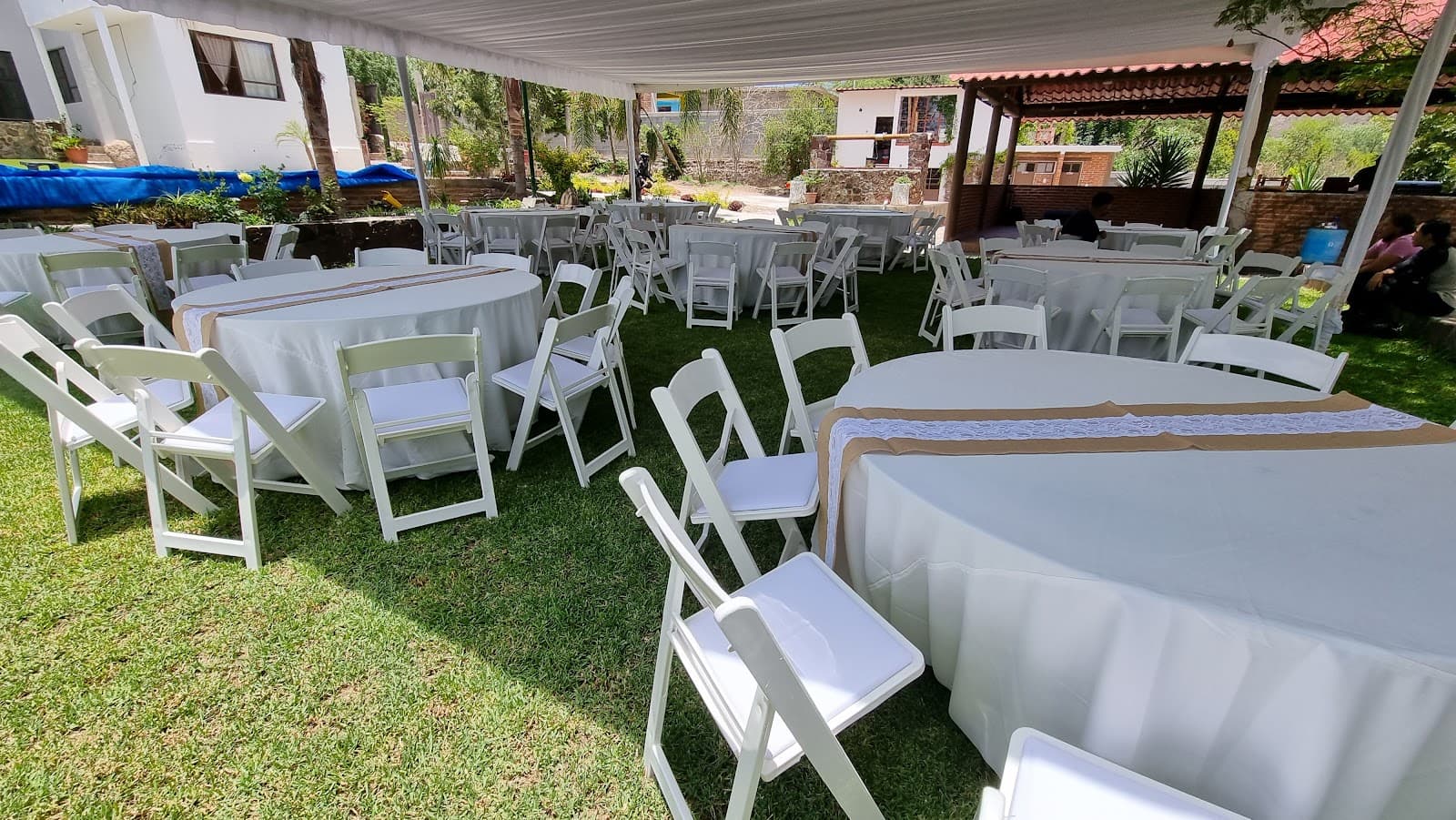 Foto de El 17 Mantelería y Mobiliario