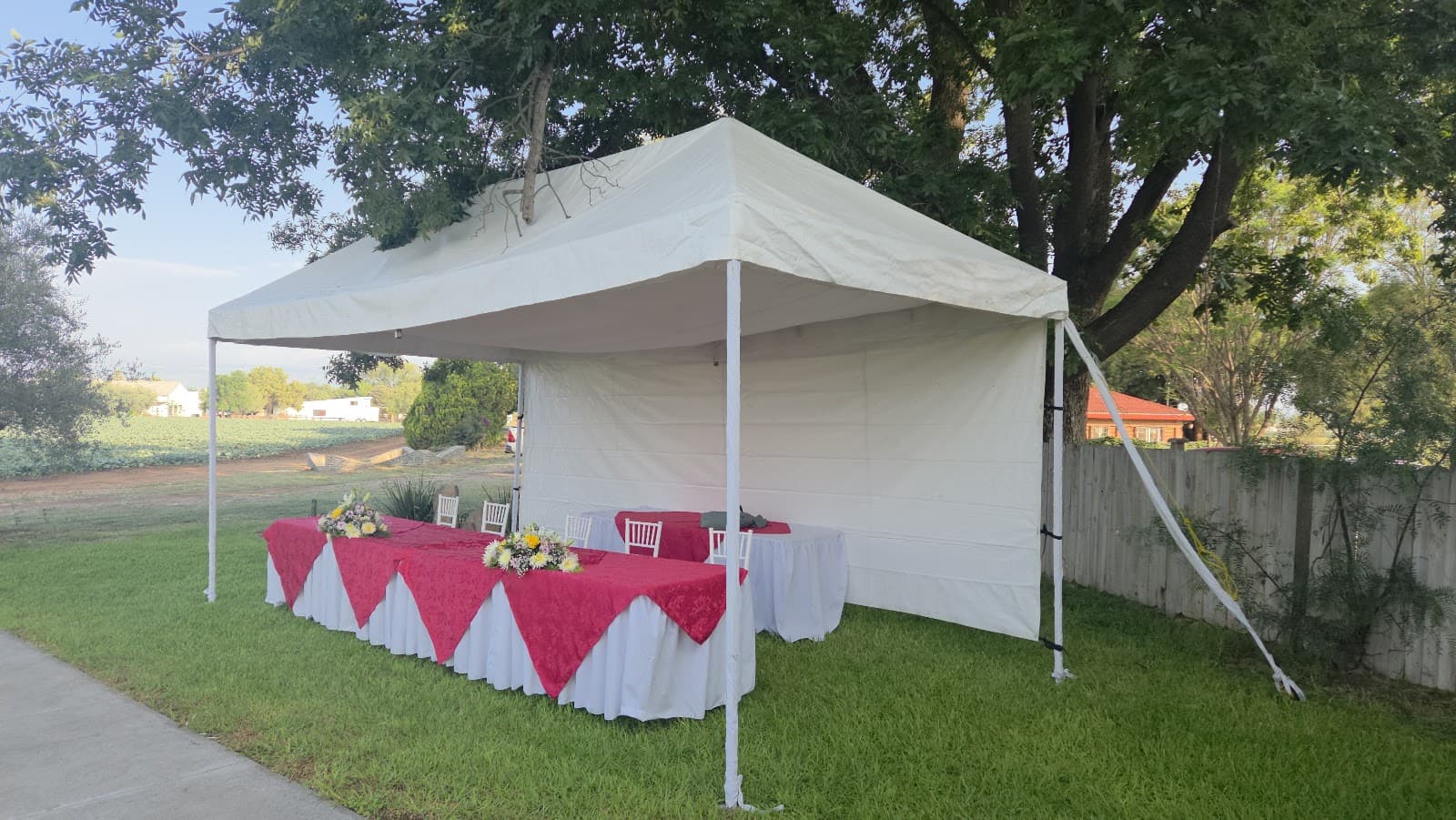 Foto de Renta de Carpas y Mobiliario