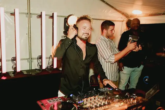 Música — Musicology, Cancún