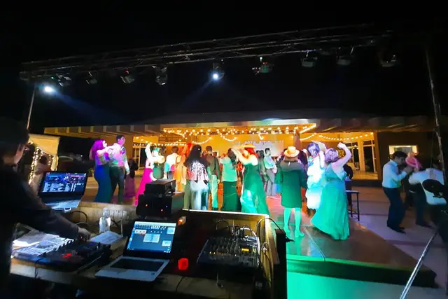 Música — Luz Y Sonido Wow, Colima