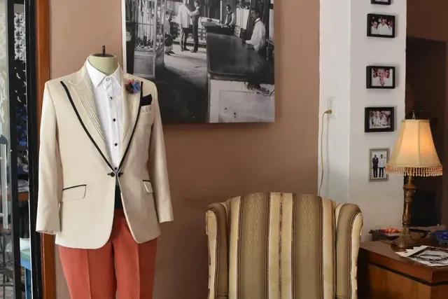 Vestidos y Trajes — Atrezzo,