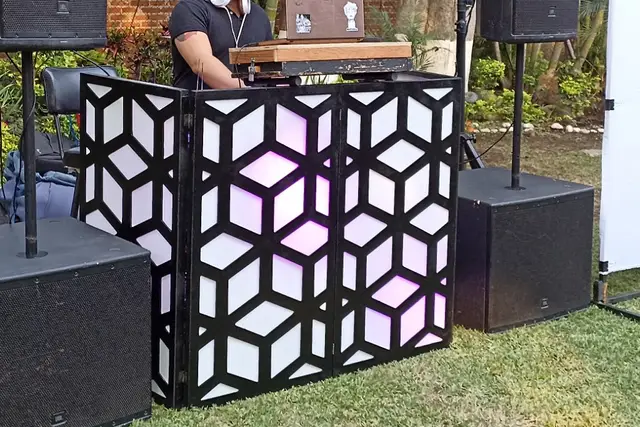 Bonchee Music — Música para bodas en León