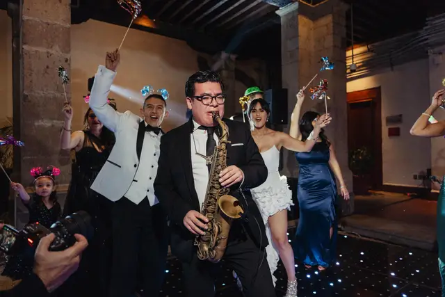 Manny Guzmán - Saxofonista — Música en Ciudad de México · foto 3
