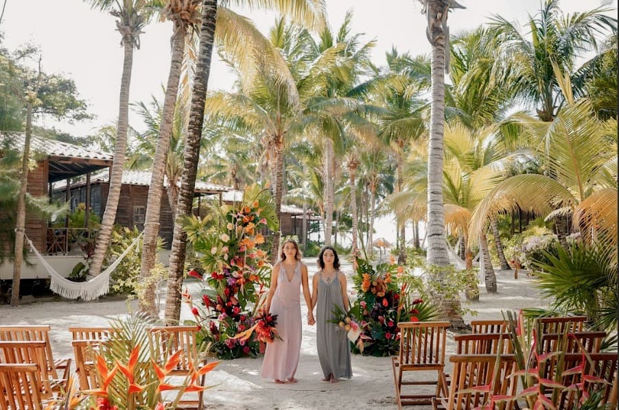 Petit Lafitte Beach Hotel & Bungalows 5