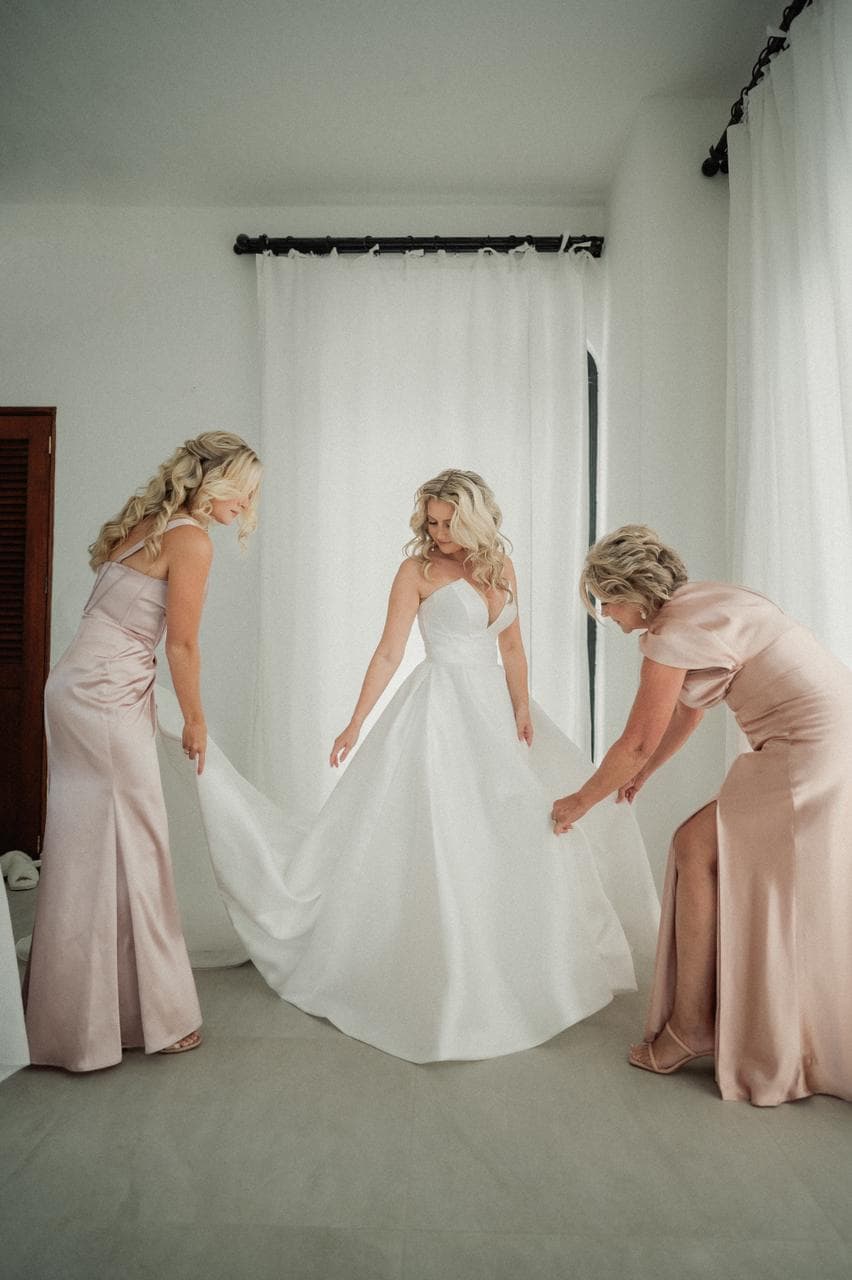 Karlos Guerrero Bridal Room 3